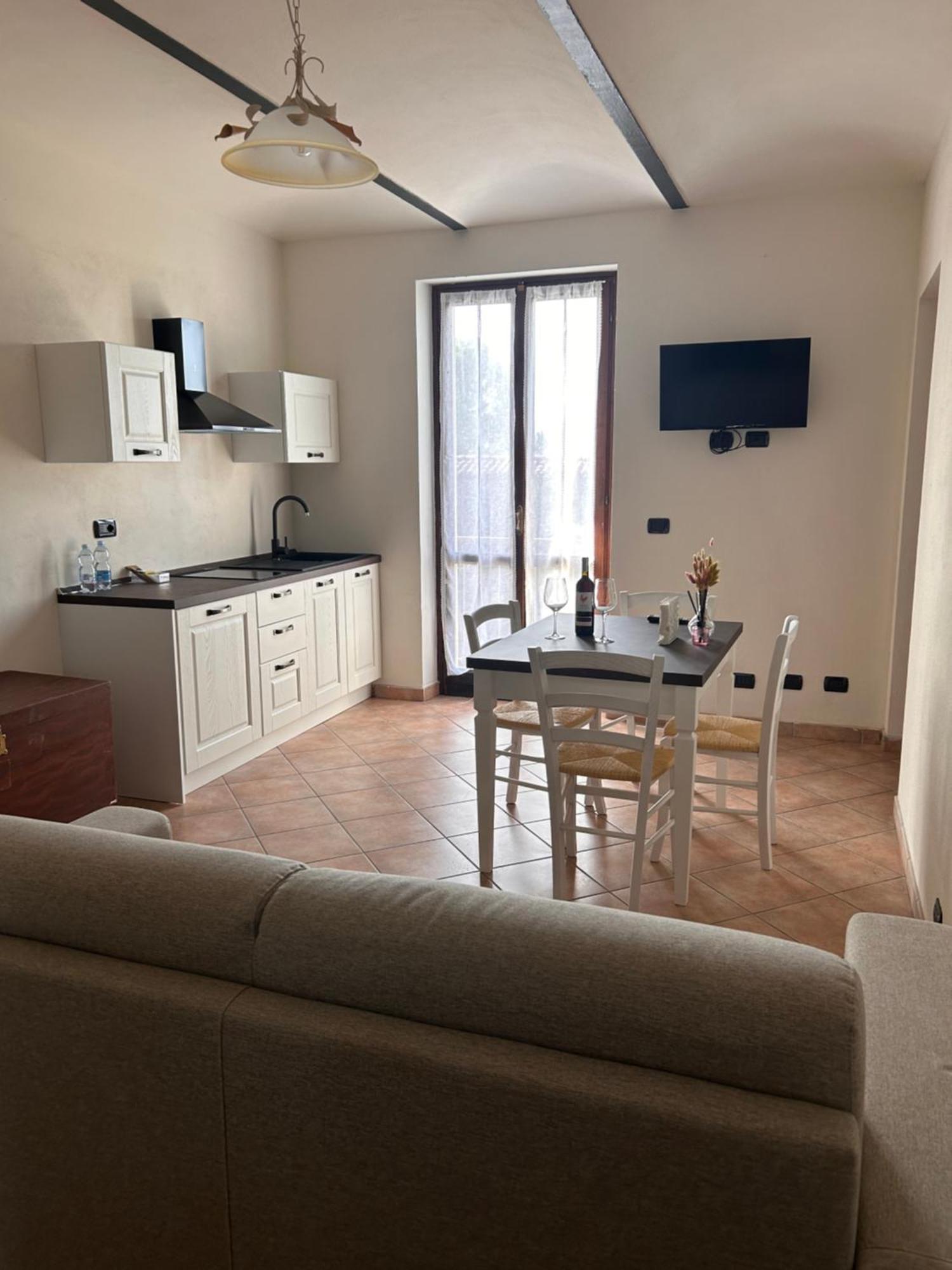 Tenuta Agricola La Cava- Cantina E Agriturismo San Damiano dʼAsti Eksteriør bilde
