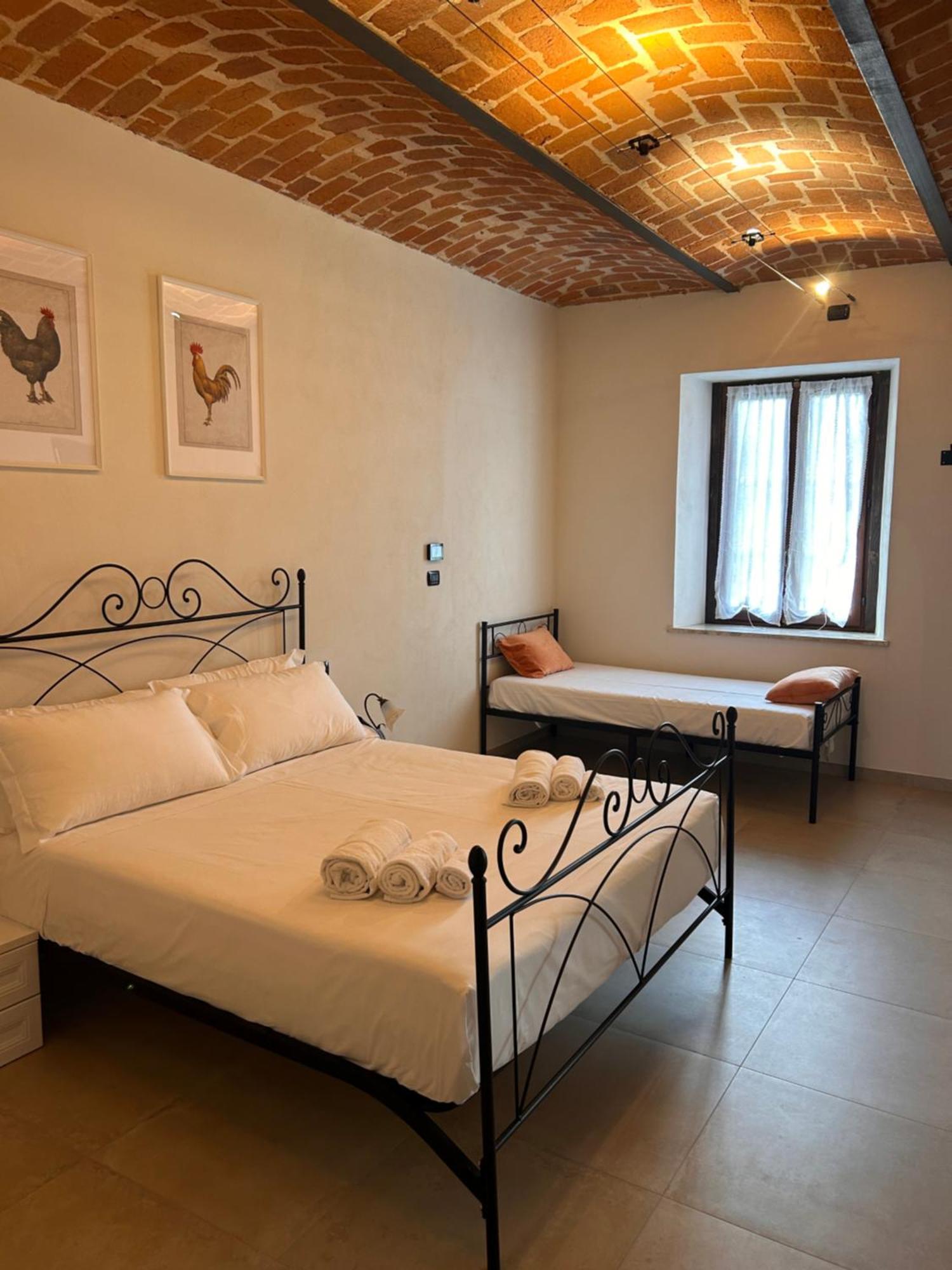 Tenuta Agricola La Cava- Cantina E Agriturismo San Damiano dʼAsti Eksteriør bilde