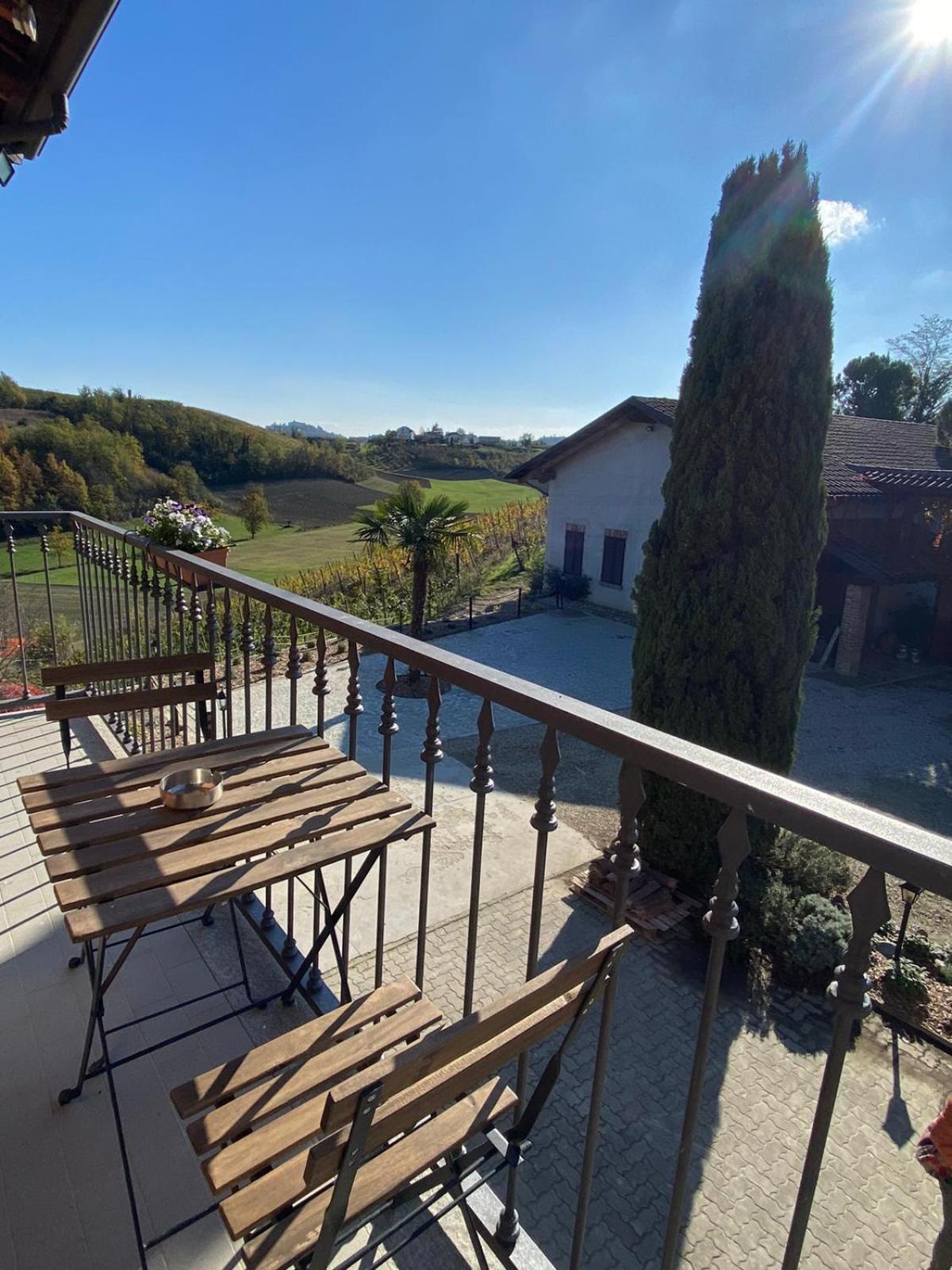 Tenuta Agricola La Cava- Cantina E Agriturismo San Damiano dʼAsti Eksteriør bilde