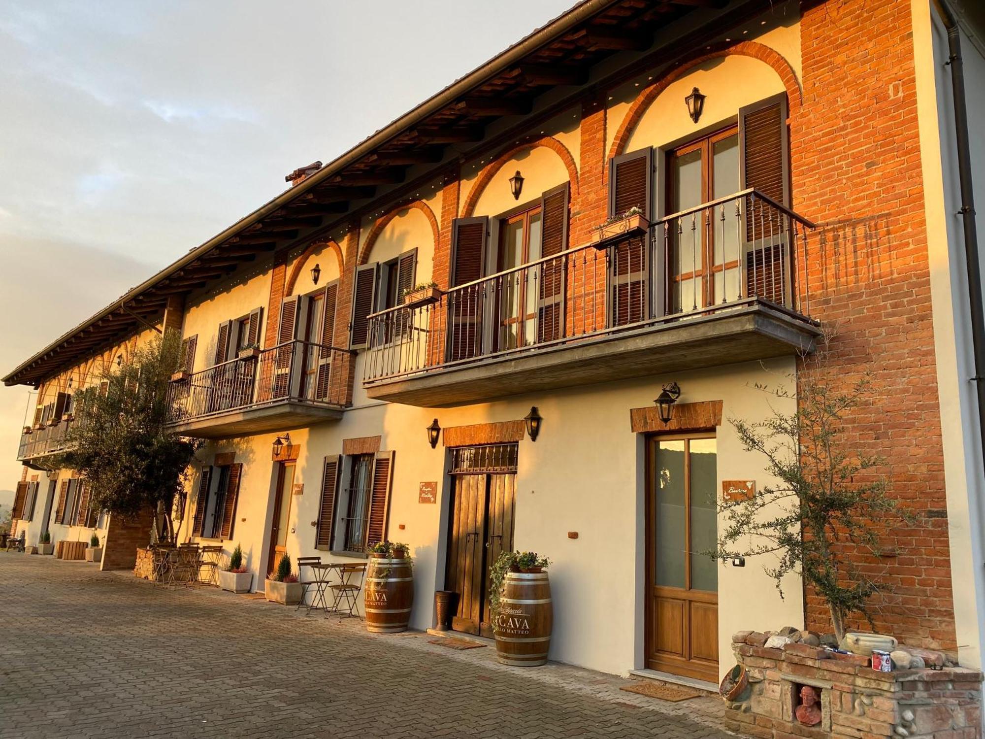 Tenuta Agricola La Cava- Cantina E Agriturismo San Damiano dʼAsti Eksteriør bilde