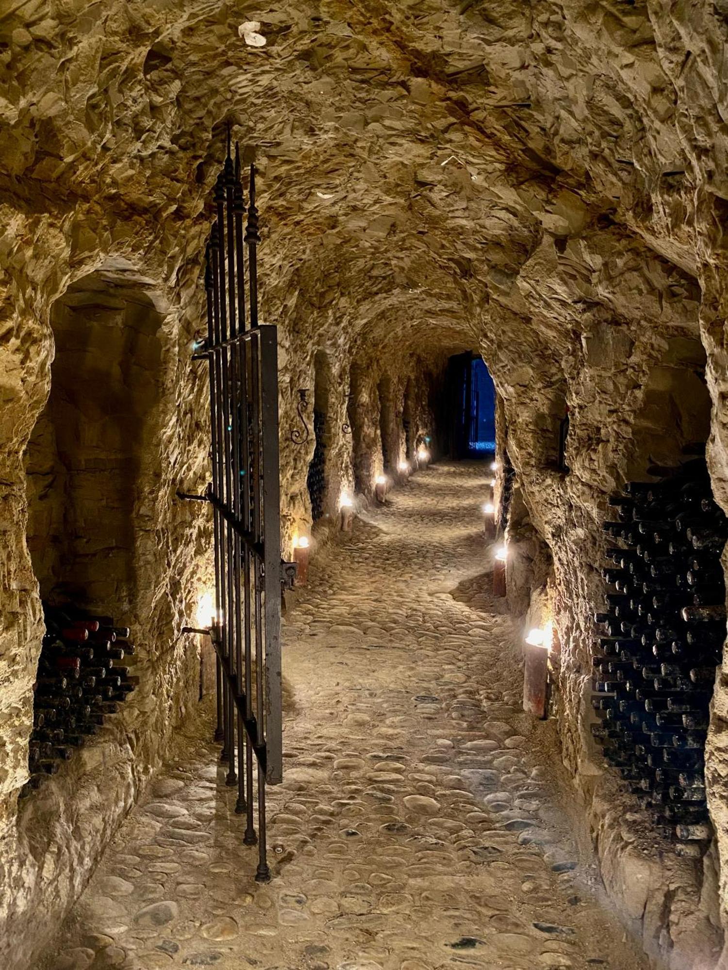 Tenuta Agricola La Cava- Cantina E Agriturismo San Damiano dʼAsti Eksteriør bilde