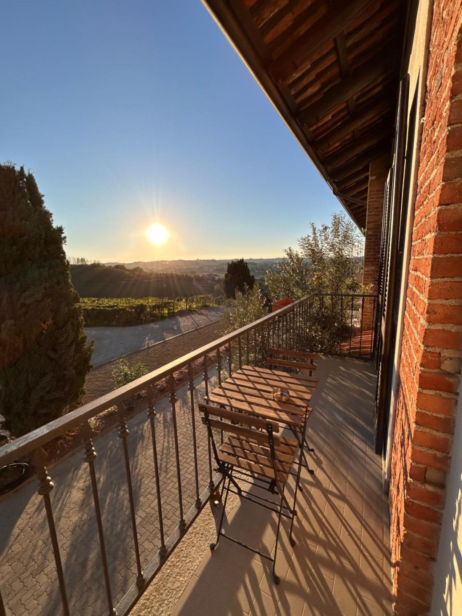 Tenuta Agricola La Cava- Cantina E Agriturismo San Damiano dʼAsti Eksteriør bilde
